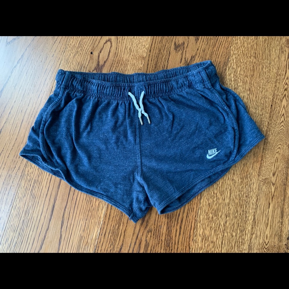 Nike brand athletic jersey style shorts Size Small